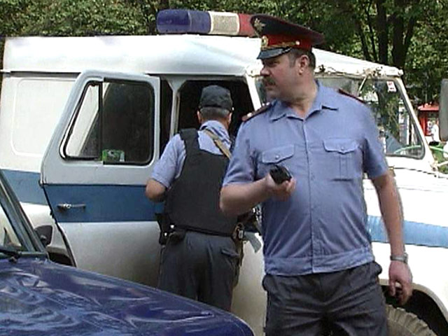 Уроженец одной из северокавказских республик убит в ходе инцидента на севере Москвы, его земляк избит. Также, недалеко от места происшествия в автомобиле обнаружено тело мертвого мужчины