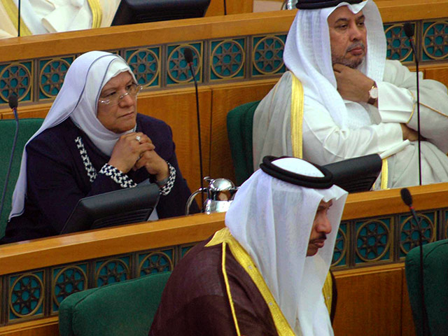 Конституционный суд Кувейта распорядился распустить действующий парламент и провести новые выборы