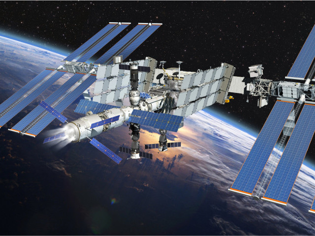 Подмосковный Центр управления полетами до сих пор не дал разрешения на открытие переходного люка с европейского грузового корабля ATV на Международную космическую станцию