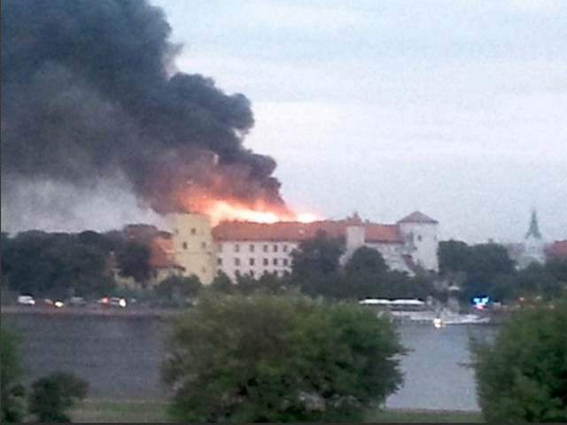 В центре латвийской столицы горит резиденция президента Латвии: Рижский замок