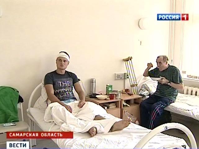 Медики оказали помощь более чем 200 пострадавшим, обратившимся в связи со взрывами снарядов на полигоне в Самарской области, сообщает в субботу МЧС России. Ранее сообщалось о том, что пострадали около 50 человек