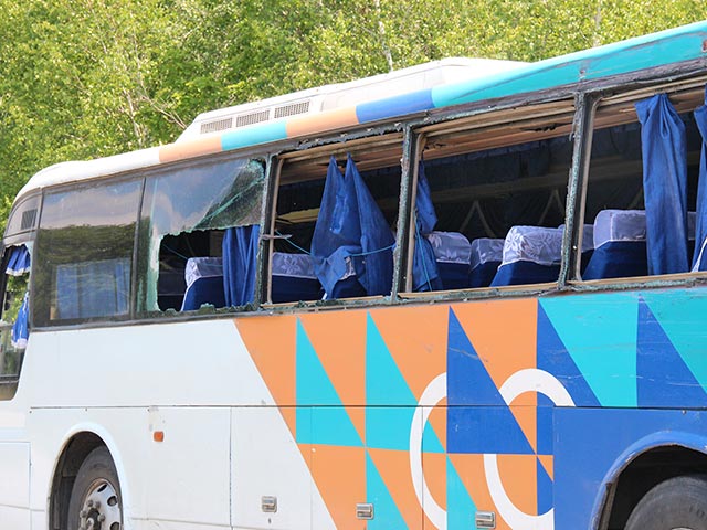 В Хабаровском крае рейсовый автобус, следовавший из Хабаровска в Комсомольск-на-Амуре, около 13:00 по местному времени столкнулся с грузовиком