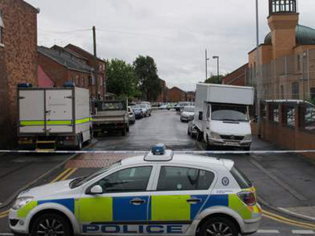 В Центральной Англии возле мечети обнаружено самодельное взрывное устройство