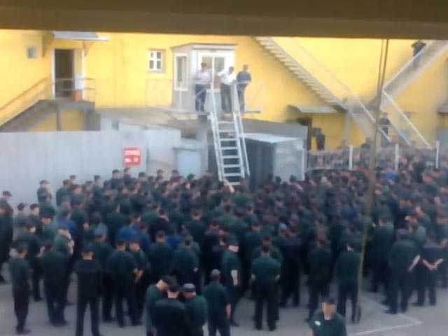 Иркутские заключенные выложили ВИДЕО на YouTube: "В зоне бунт. Народ устал"
