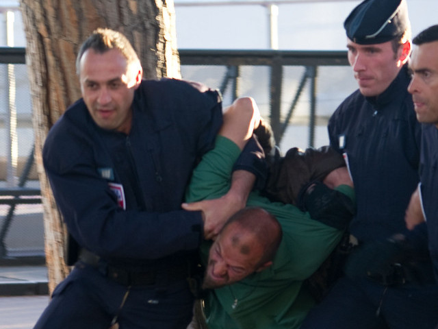 Во Франции правоохранительные органы ликвидировали ячейку радикальных исламистов. Арестованы шесть человек