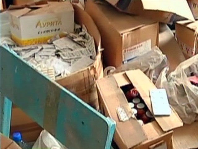В Кабардино-Балкарии оперативники спецподразделений СОБР и "Альфа" задержали членов преступной группировки, которые производили дорогостоящие, но некачественные лекарства на фармацевтическом заводе в Нальчике