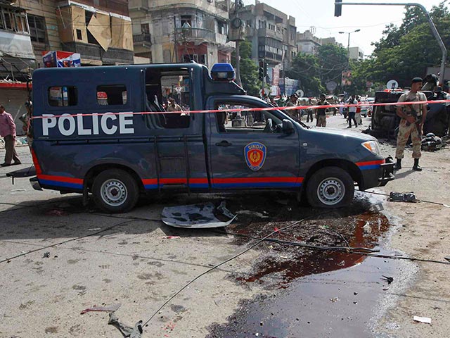 Жертвами теракта на севере Пакистана в городе Пешавар стали 16 человек, 42 ранены