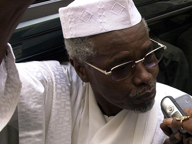 Власти Сенегала в воскресенье задержали в Дакаре бывшего президента Республики Чад Хиссена Хабре, который подозревается в совершении преступлений против человечности