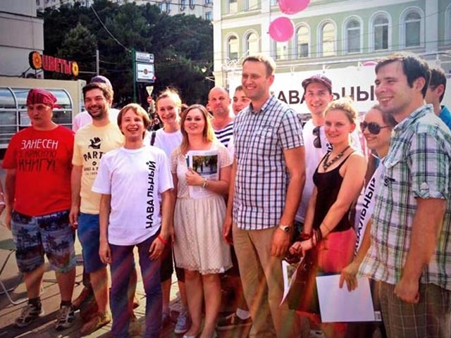 Выступая с презентацией своей предвыборной программы, Навальный в понедельник также прокомментировал изъятие у его штаба агитационных материалов в защиту несуществующего закона "О выборах мэра"