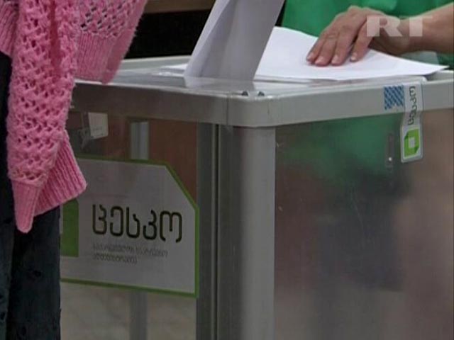 Президентские выборы пойдут в Грузии 31 октября, сообщает РИА "Новости" со ссылкой на администрацию президента