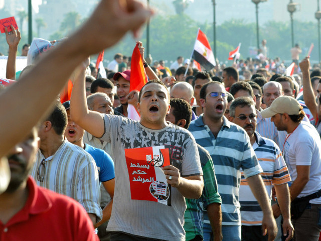 Ближайший советник президента Египта просит США и Европейский союз направить международный воинский контингент для защиты Мухаммеда Мурси от демонстрантов