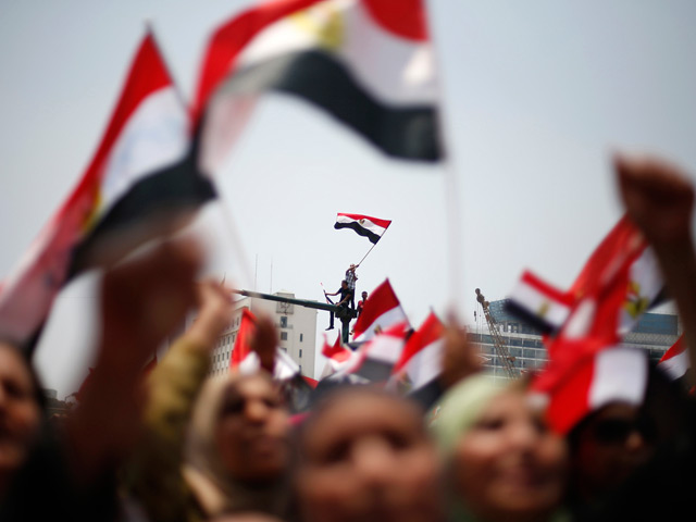 Вооруженные силы Египта при поддержке бронетехники взяли под контроль здание государственного телецентра