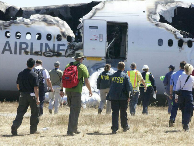 Одна из жертв аварии южнокорейского самолета в Сан-Франциско могла быть задавлена автомашиной после приземления лайнера