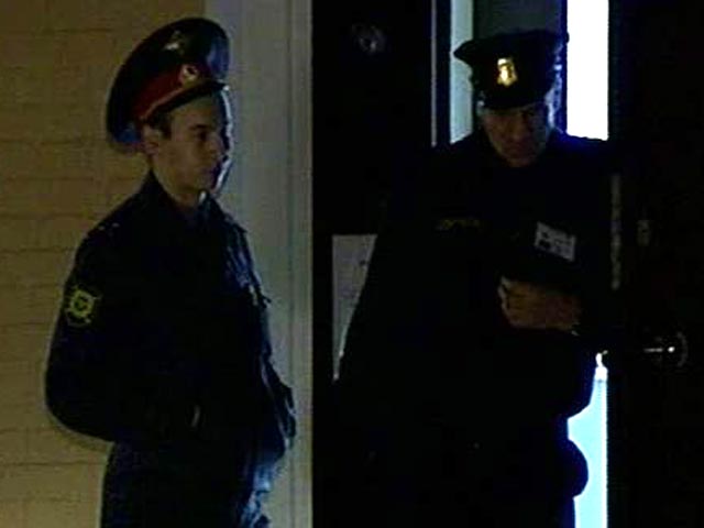 Найденного в московском отеле мертвого мужчину в наручниках и с пакетом на голове сочли самоубийцей