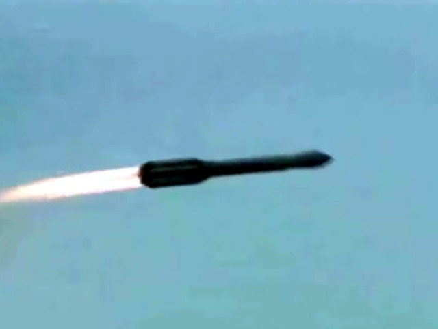 Ракета "Протон-М" с тремя аппаратами "Глонасс-М" стартовала с космодрома Байконур 2 июля 2013 года. Почти сразу после отрыва от стартового стола она резко накренилась и упала неподалеку от места старта