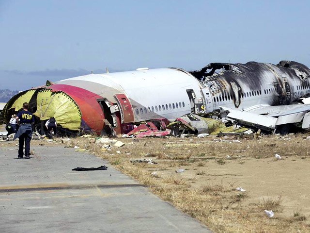 Катастрофа в США самолета Boeing-777 южнокорейской авиакомпании Asiana Airlines могла произойти из-за сбоя автоматики
