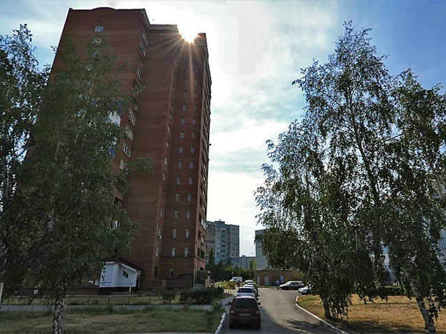 Десятого июля в 16 часов в дежурную часть УМВД России по Тольятти из детской больницы поступило сообщение о том, что из окна одного из домов по бульвару Татищева выпали две малолетние девочки
