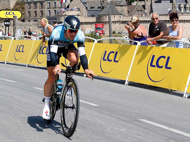 Британского велосипедиста облили мочой во время гонки "Тур де Франс"