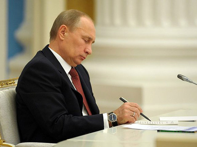 Президент России Владимир Путин утвердил новый порядок внесения и рассмотрения предложений о кандидатурах на должность губернатора