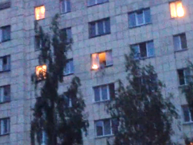 Екатеринбургские полицейские предотвратили суицид молодого человека, ворвавшегося в чужую квартиру и намеревавшегося выпрыгнуть с седьмого этажа, сообщает региональный главк МВД