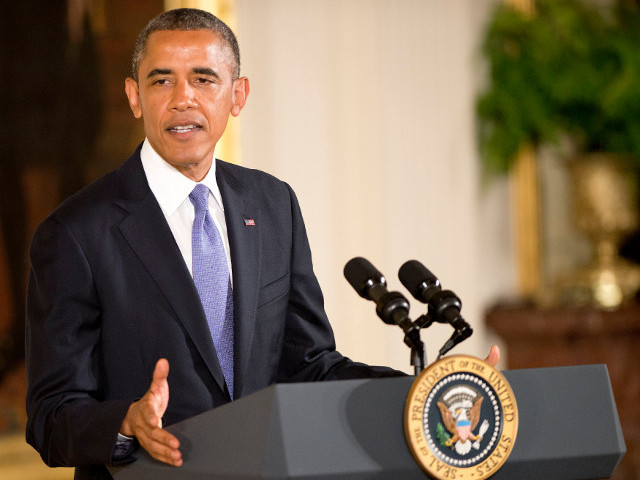 Президент США Барак Обама призвал американцев к спокойствию после вынесения оправдательного вердикта убийце 17-летнего чернокожего подростка Трейвона Мартина