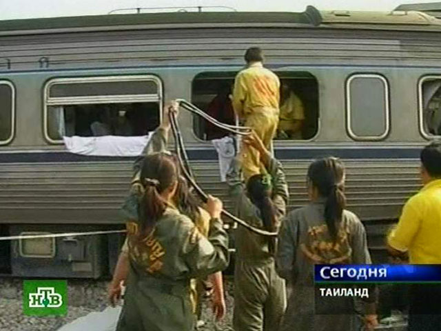 В Таиланде сошел с рельсов поезд с туристами, 30 человек получили ранения