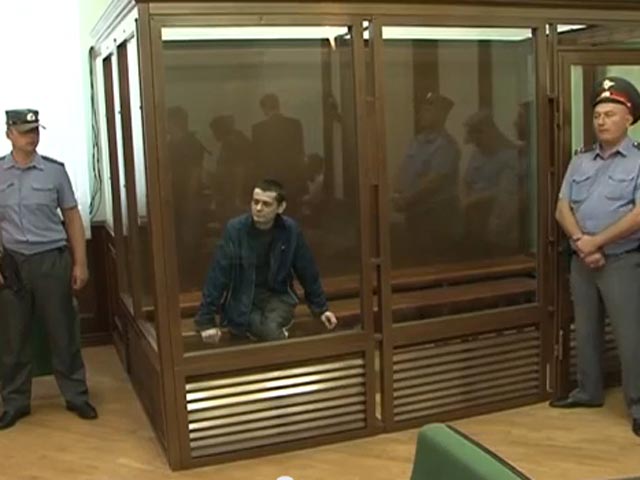 Скандал во время суда над Сергеем Помазуном, который 22 апреля застрелил в центре Белгорода шесть человек, не прошел для обвиняемого бесследно - против него было возбуждено еще одно уголовное дело