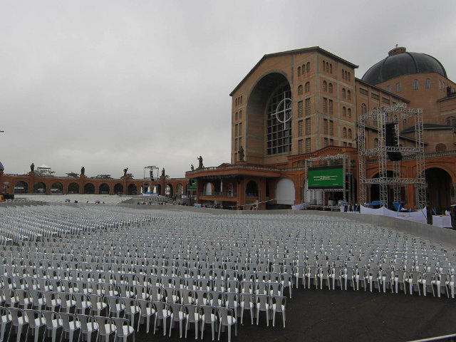 В торжественной мессе в Апаресиде примут участие, как ожидается, более 150 тысяч паломников