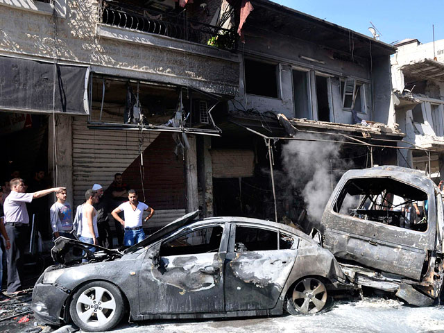 В 10 километрах к югу от Дамаска произошел новый теракт - взорвался заминированный автомобиль. В результате инцидента семь человек погибли, еще 62 получили ранения