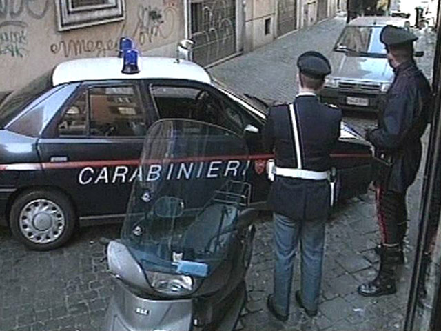 Масштабная спецоперация по борьбе с мафией проведена в Италии. Только в столице арестовано несколько десятков человек, а общее число задержанных перевалило за сотню. Причем среди подозреваемых оказались политические деятели и силовики
