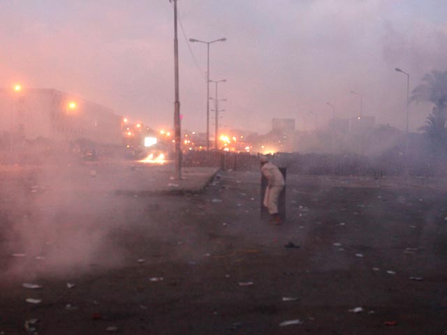 Столкновения сторонников президента Мурси с полицией и сторонниками армии, Каир, 27 июля 2013 года