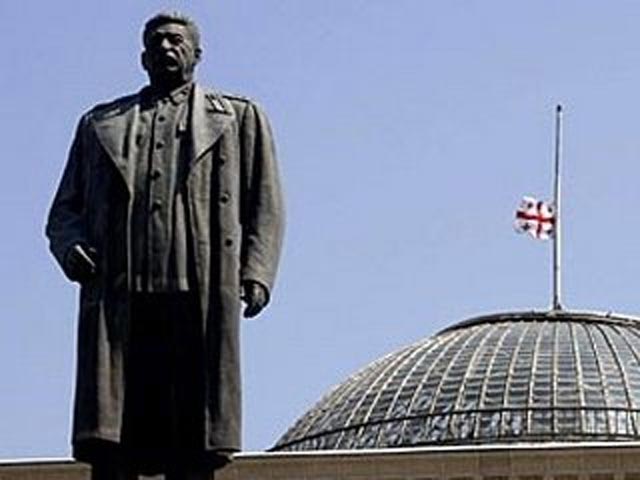 Министерство культуры Грузии приняло решение будет возвратить памятник Иосифу Сталину его родному городу Гори. Ведомство удовлетворило ходатайство городского собрания о восстановлении памятника советскому лидеру