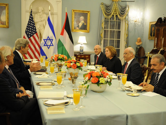 Израильтяне и палестинцы реанимировали "тяжелые" переговоры в США