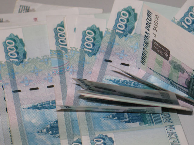 Большинство россиян считают девальвацию рубля возможной и чувствуют угрозу для своего кошелька 