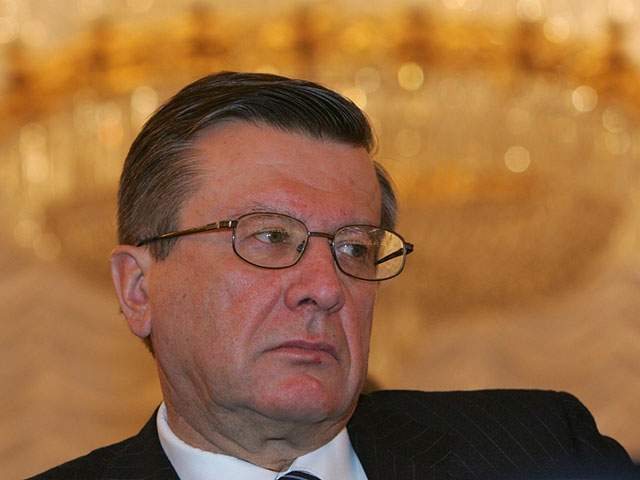 Председатель совета директоров Газпрома Виктор Зубков впервые купил акции компании. Как сообщает "Интерфакс", он приобрёл ценных бумаг на сумму почти в миллион долларов
