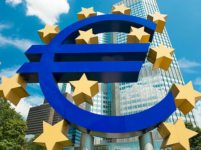 ЕЦБ обещает держать ключевые ставки на минимуме "еще долго"