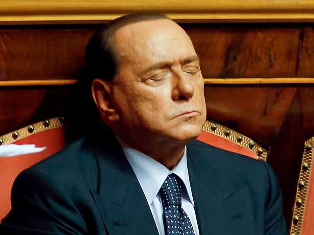 Бывший премьер-министр Италии Сильвио Берлускони, обвиняемый в финансовом мошенничестве, окончательно признан виновным. Кассационный суд Италии подтвердил обвинительный приговор известному политику, приговоренному к четырем годам заключения