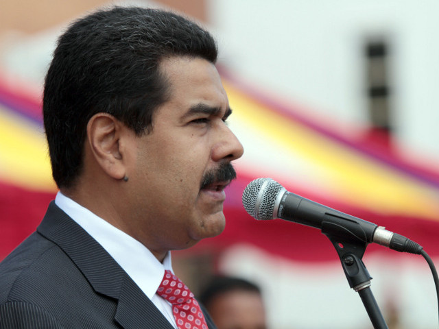 Президент Венесуэлы Николас Мадуро опроверг утверждение о том, что он якобы родился в Колумбии и не может по этой причине занимать пост главы государства