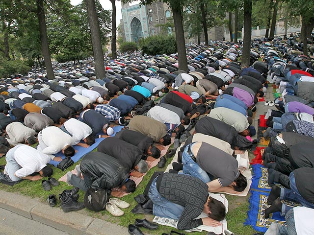 Ураза-Байрам соберет в Москве 170 тысяч мусульман - их ждут не только в мечетях