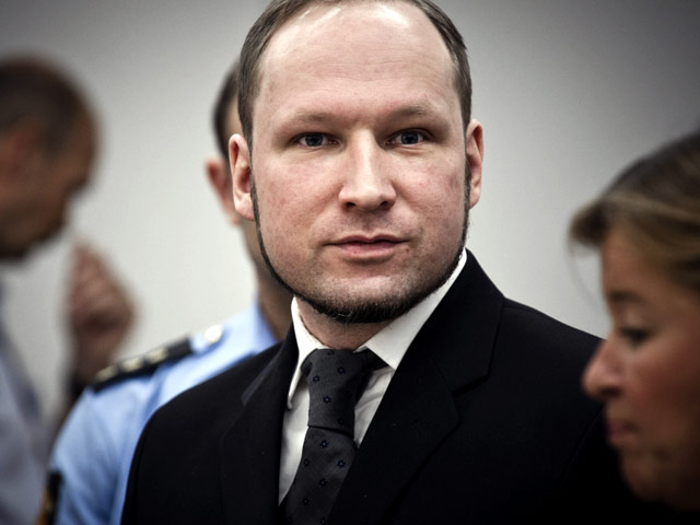 Власти Норвегии планируют временно перевести Андерса Брейвика, отбывающего наказание в тюрьме "Ила" за двойной теракт, совершенный в Осло в июле 2011 года, в более либеральную тюрьму города Шиен
