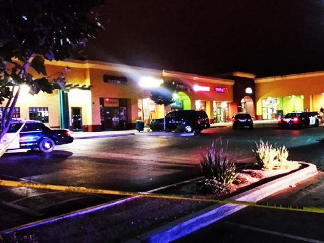 В американском штате Калифорния некий мужчина открыл огонь по людям у одного из ресторанов. Убиты два человека, еще пять получили ранения
