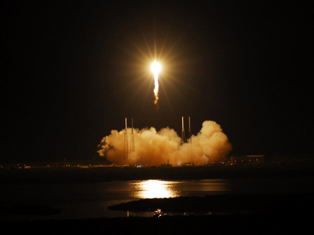 Частная американская компания Space Exploration Technologies (SpaceX) получила контракт на запуск трех разведывательных спутников Министерства обороны Германии