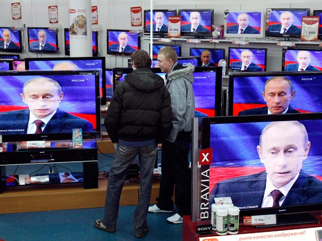 Отношение россиян к Владимиру Путину планомерно ухудшается год от года, показывают исследования социологов за 14 лет его пребывания у власти 
