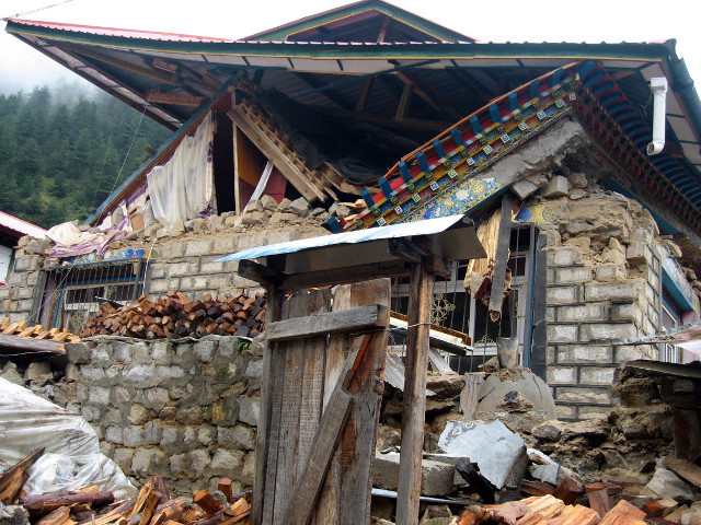 В Тибетском автономном районе КНР произошло землетрясение магнитудой 6,1