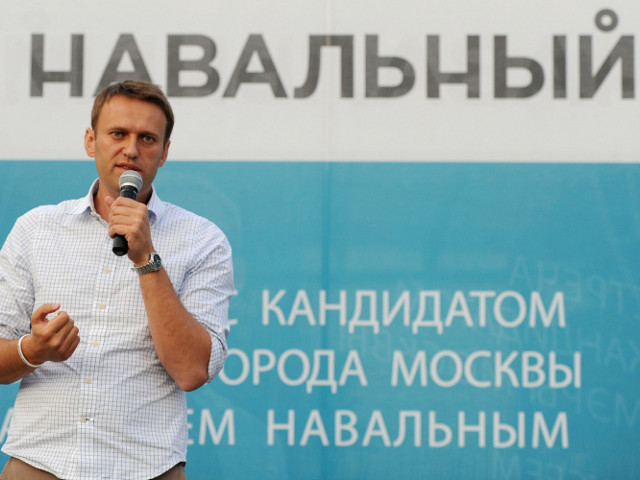 Штаб кандидата в мэры Москвы Алексея Навального отрицает причастность к деятельности задержанных на Чистопрудном бульваре активистов, в квартире которых были обнаружены подозрительные агитационные материалы