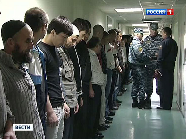 Задержанных нелегальных мигрантов в ближайшее время планируется перевести из Москвы в Подмосковье