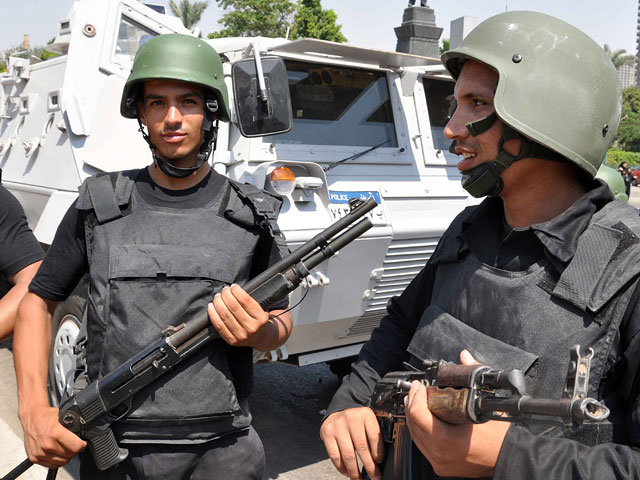 Египетская полиция задержала сегодня вооруженную банду, ограбившую прошлой ночью съемочную группу российского телевидения