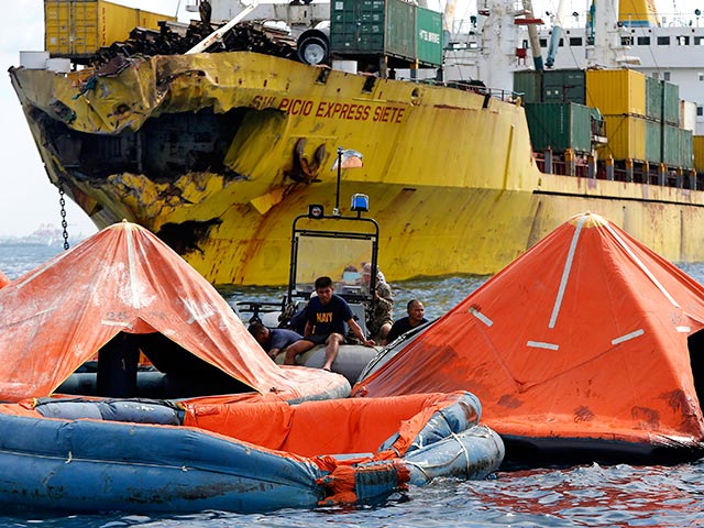 Растет число жертв крушения парома на Филиппинах: судно столкнулось с сухогрузом и затонуло около города Себу, в двух километрах от берега