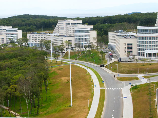 В новом кампусе Дальневосточного федерального университета (ДВФУ), построенном к саммиту АТЭС-2012 во Владивостоке, выявлены серьезные проблемы