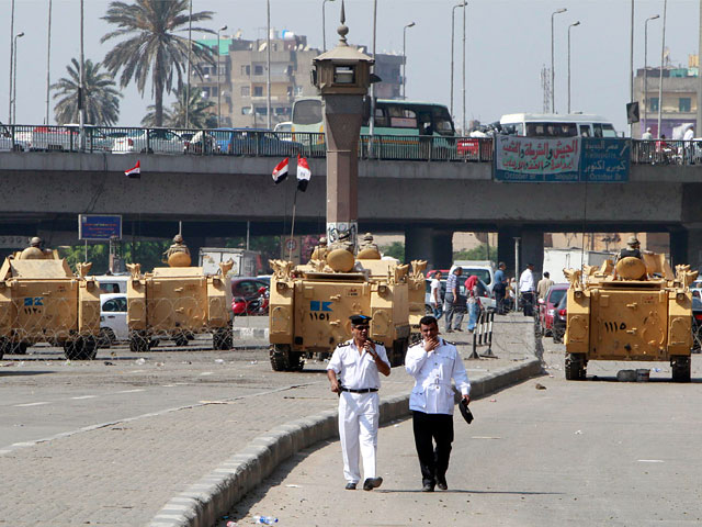 Напряженная обстановка в Египте, где сторонники и противники свергнутого президента Мохаммеда Мурси то и дело сходятся в лицом к лицу на улицах городов, может привести к тому, что крайне лояльные к этой стране российские туристы совершенно потеряют к ней 